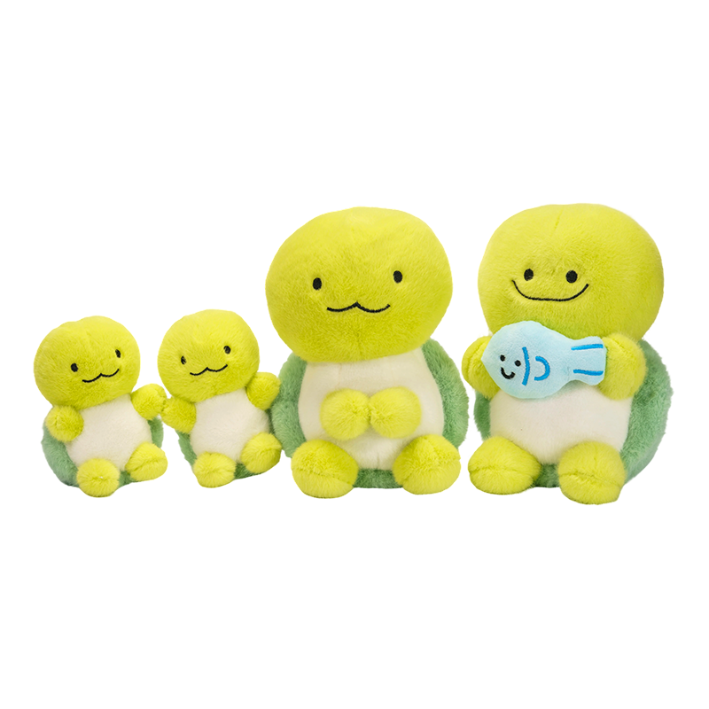 Isang set ng malaki, katamtaman at maliit na laki ng mga plush toy ng pagong