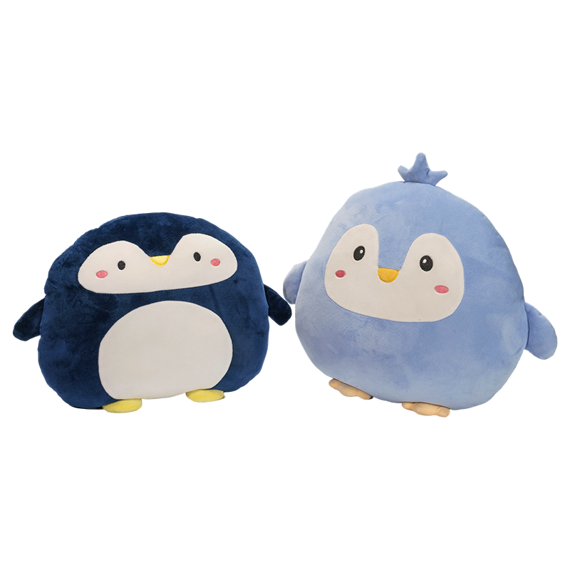 Mga plush pillow na hugis penguin