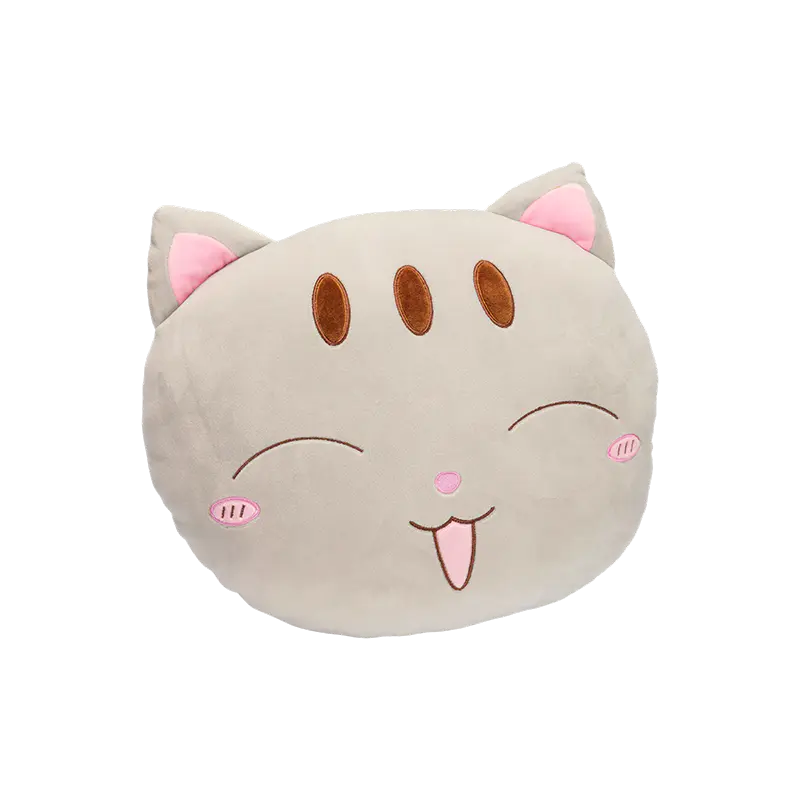 Nakangiting mga unan sa mukha ng pusa