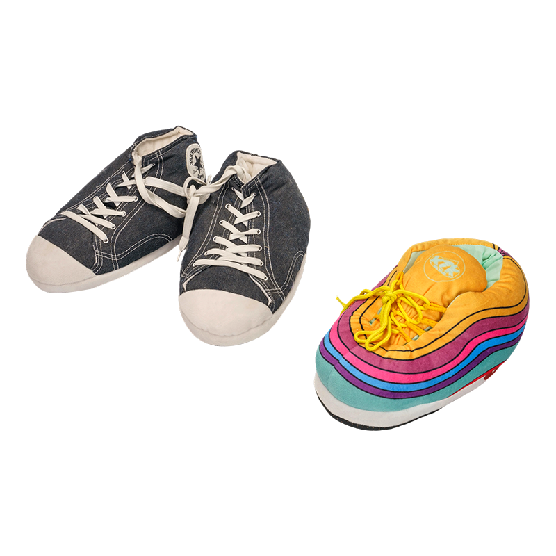 Klasikong canvas at makukulay na makapal na sapatos